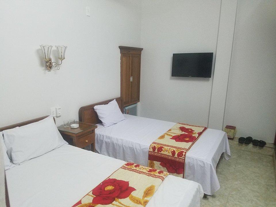 Anh Thuan Hotel 1 Cat Ba Island Exterior photo