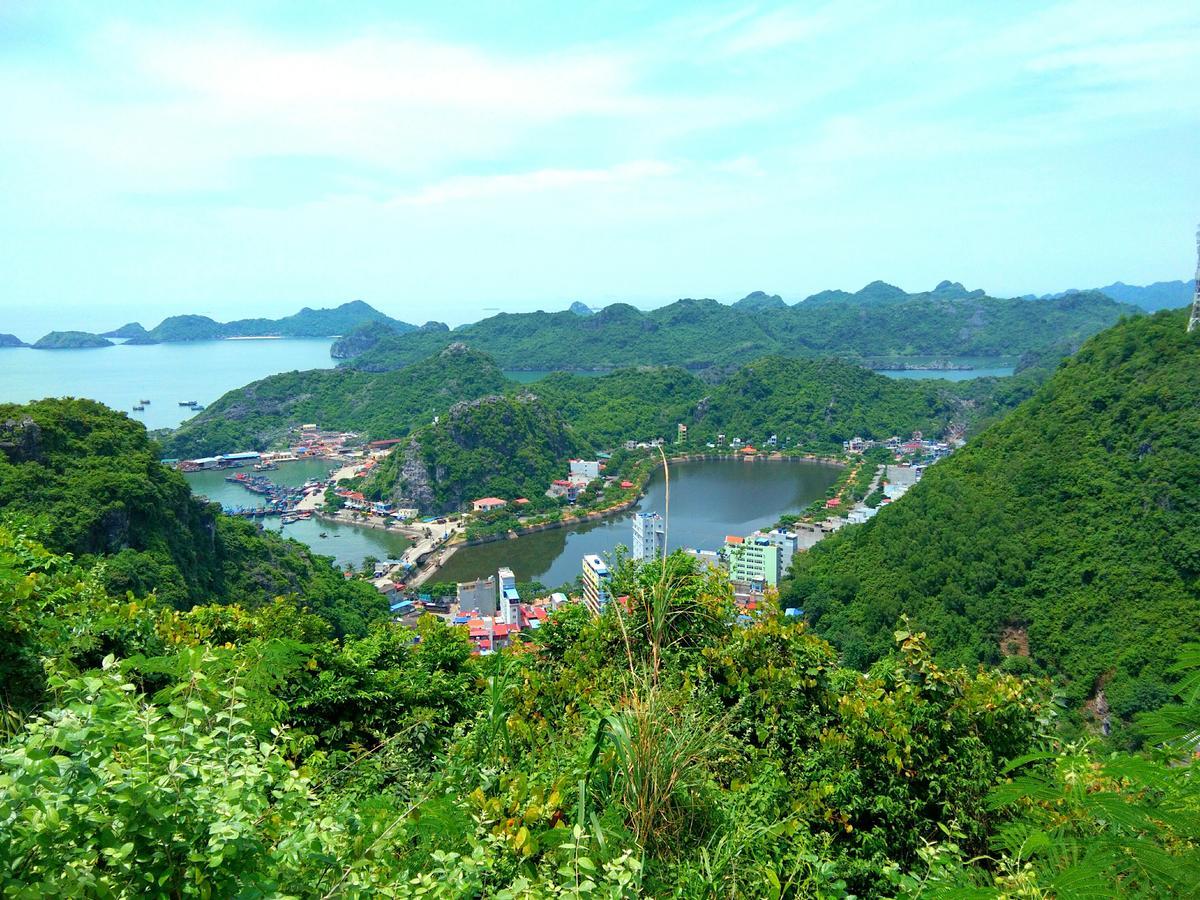 Anh Thuan Hotel 1 Cat Ba Island Exterior photo